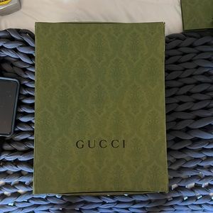 Medium size box.  Good condition.  One slit.  14 1/2x11x7